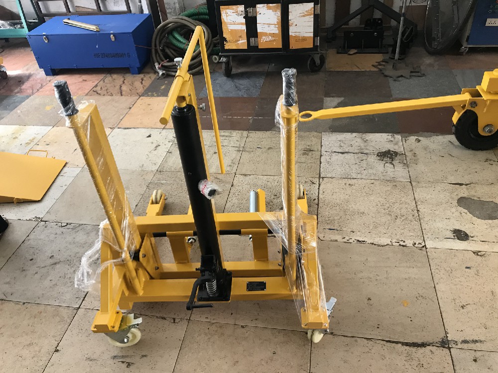 飛機(jī)車輪和剎車更換設(shè)備